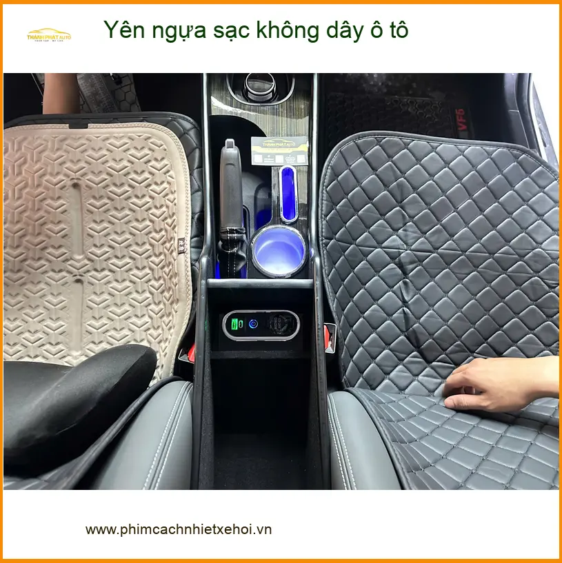 Chị Thảo lắp yên ngựa sạc không dây ô tô Mitsubishi Xpander Cross ở Cần Giờ ảnh thực tế 4