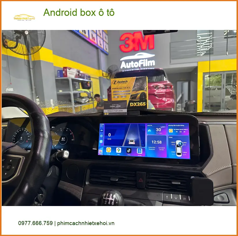 Chị Thùy lắp Android box ô tô Hyundai Accent tại Quận Tân Bình để xem YouTube ảnh thực tế 3