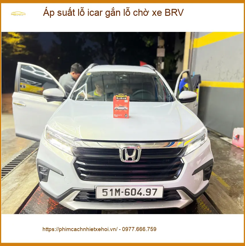 Anh Bảo gắn áp suất lốp iCar lỗ chờ xe BRV tại Quận 9 an toàn ảnh thực tế 4