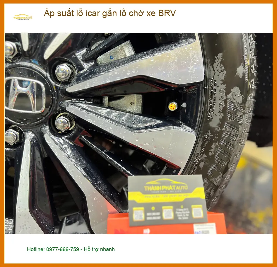 Cô Bích lắp Áp suất lốp iCar gắn lỗ chờ xe BRV tại Quận 12 để an tâm lái xe ảnh thực tế 3
