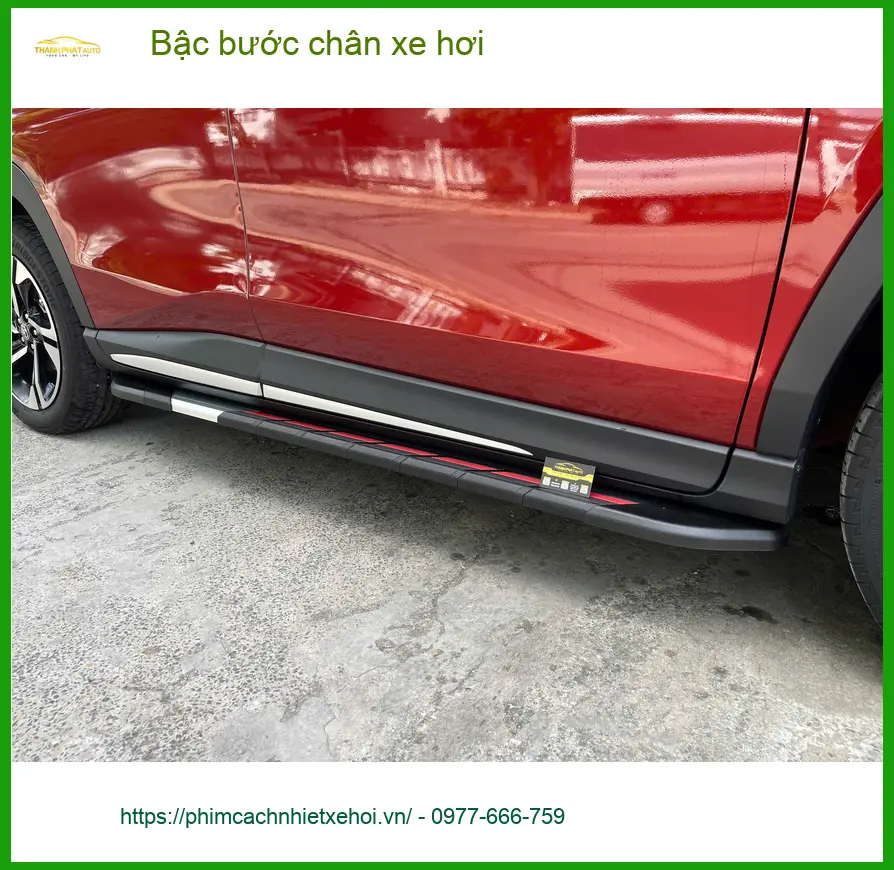 Anh Tuấn Kiệt lắp bậc bước chân Hyundai Santa Fe tại Quận 7 để dễ dàng lên xuống ảnh thực tế 3