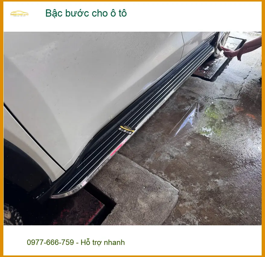 Cô Thùy lắp bậc bước ô tô Honda CRV tại Quận 12 để gia đình dễ dàng lên xuống hơn ảnh thực tế 2