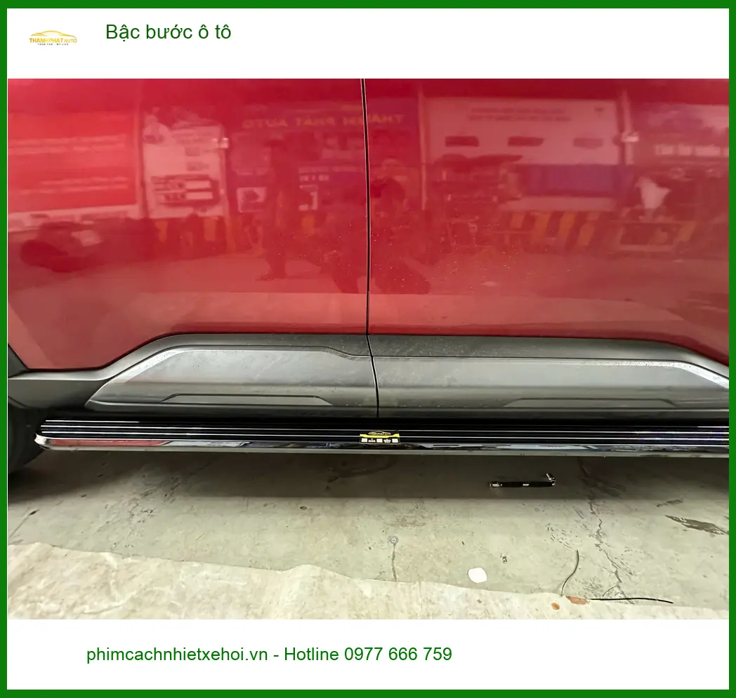 Chị Thảo lắp bậc bước ô tô cho Hyundai Creta tại Nhà Bè để gia đình dễ dàng lên xuống ảnh thực tế 3