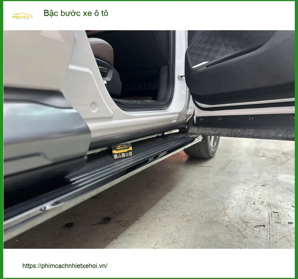 Chị Thảo lắp bậc bước xe ô tô Mazda CX-5 tại Bình Chánh cho người lớn tuổi ảnh thực tế 2