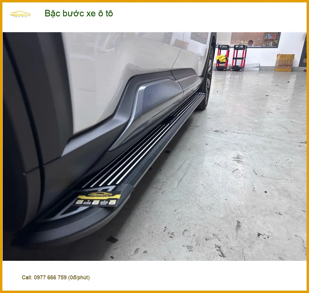 Anh Quang lắp bậc bước xe ô tô Ford Everest tại Quận 1 vì gia đình có người lớn tuổi ảnh thực tế 5
