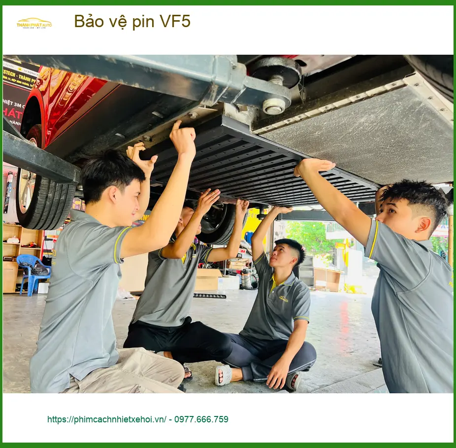 Anh Tấn bảo vệ pin VinFast VF5 tại Củ Chi để tối ưu tuổi thọ pin. ảnh thực tế 5
