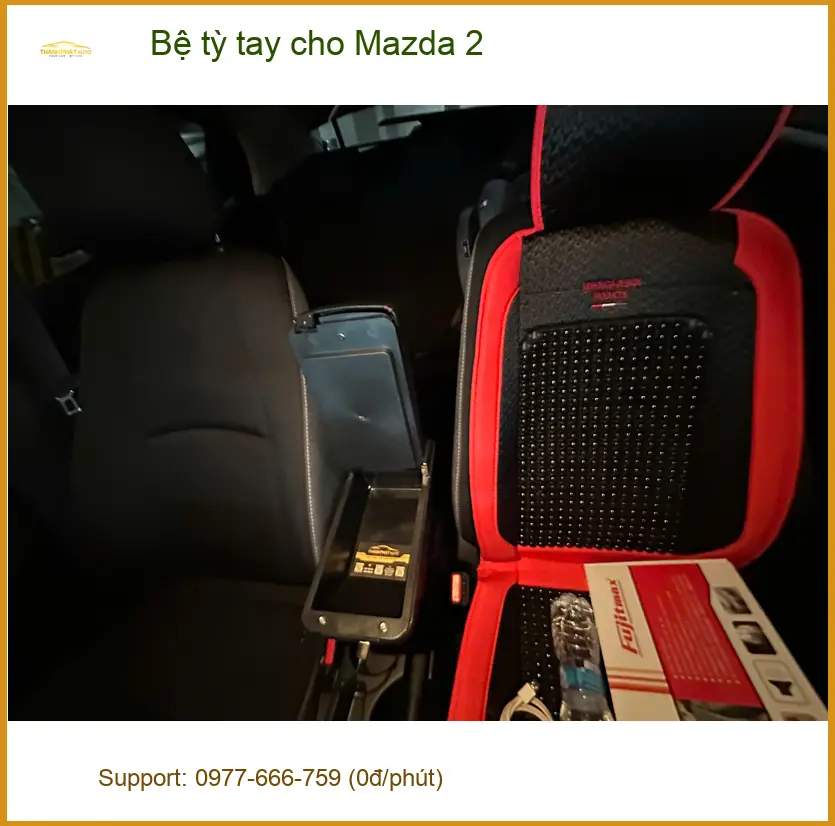 Anh Tấn lắp bệ tỳ tay cho Mazda 2 tại Quận 12 để lái xe thoải mái hơn