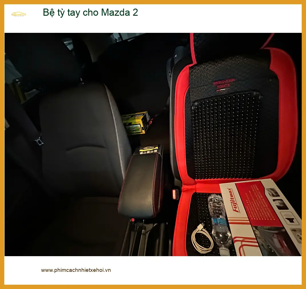 Anh Tấn lắp bệ tỳ tay cho Mazda 2 tại Quận 12 để lái xe thoải mái hơn ảnh thực tế 2