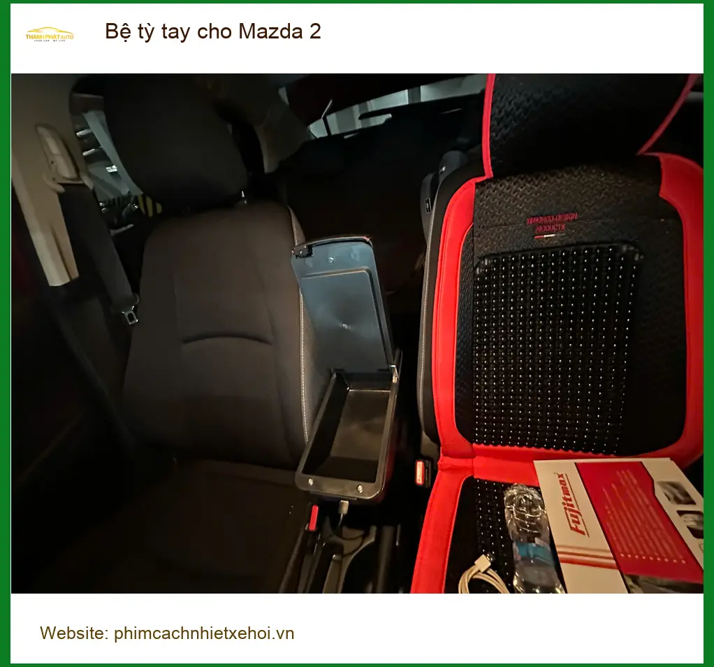 Anh Khải lắp bệ tỳ tay Mazda 2 tại Quận Bình Thạnh lái xe đỡ mỏi ảnh thực tế 2