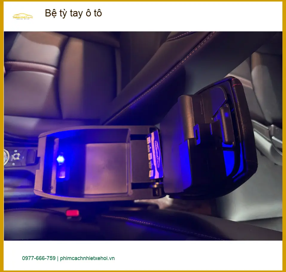 Anh Minh lắp bệ tỳ tay ô tô chính hãng cho Hyundai Accent tại Quận 3 ảnh thực tế 3