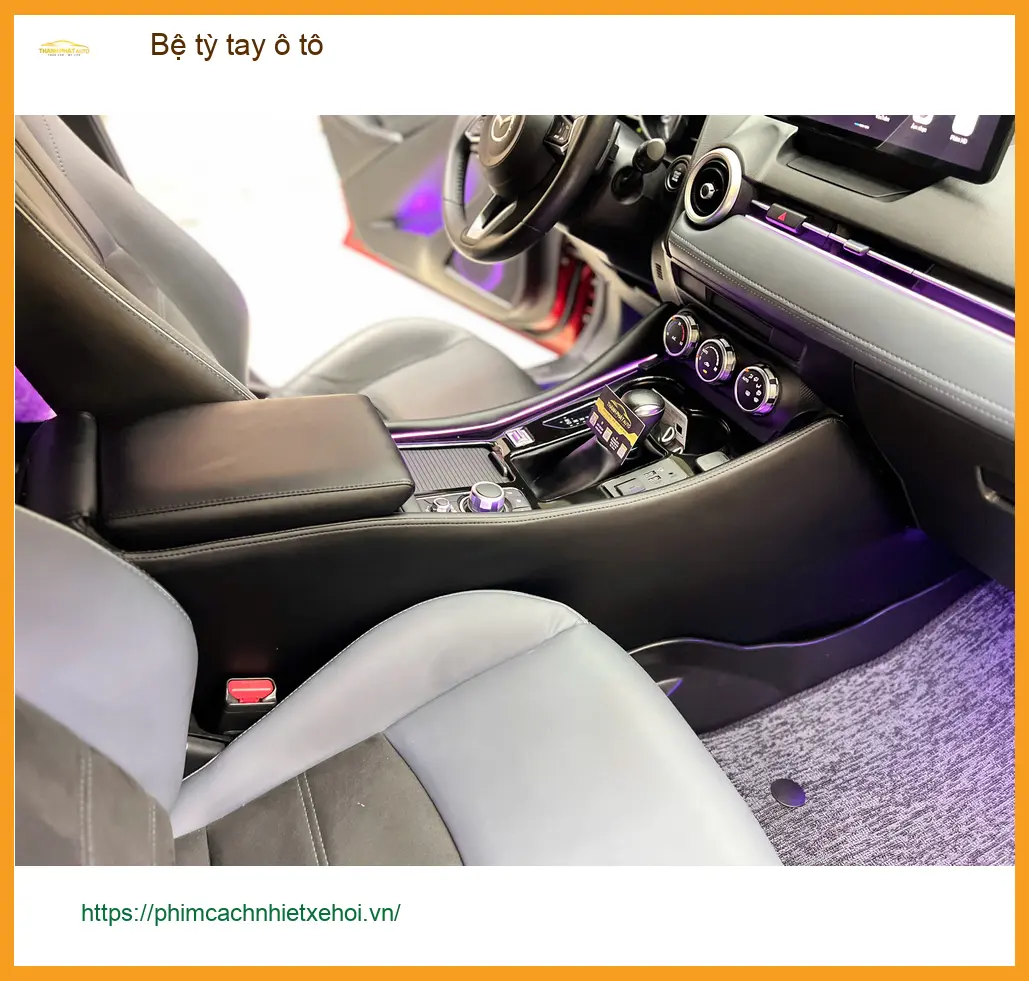 Chị Mai lắp bệ tỳ tay ô tô cho Suzuki XL7 ở Thủ Đức để lái xe thoải mái hơn