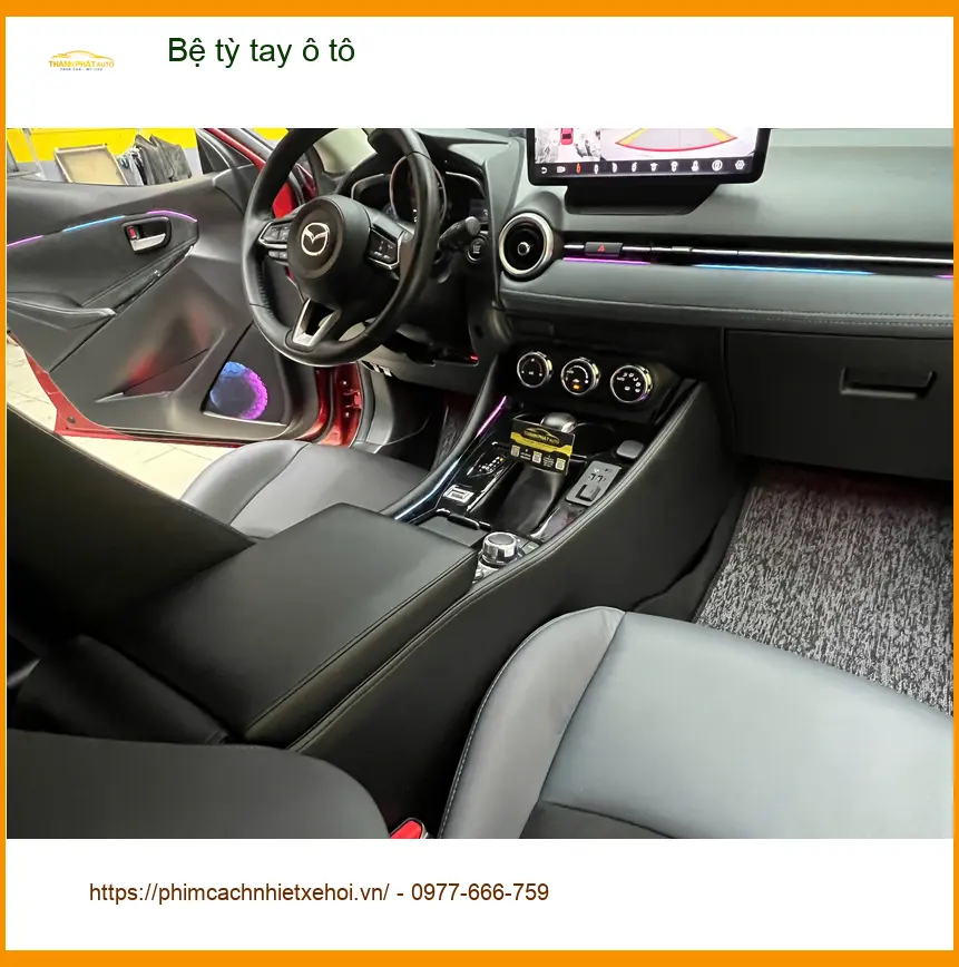 Chú Minh lắp bệ tỳ tay ô tô cho Mazda CX-5 tại Quận Tân Bình đỡ mỏi tay ảnh thực tế 3
