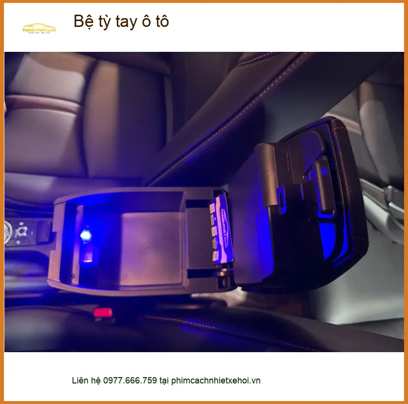 Anh Huy lắp bệ tỳ tay ô tô cho Hyundai Accent tại Quận 8 đỡ mỏi tay
