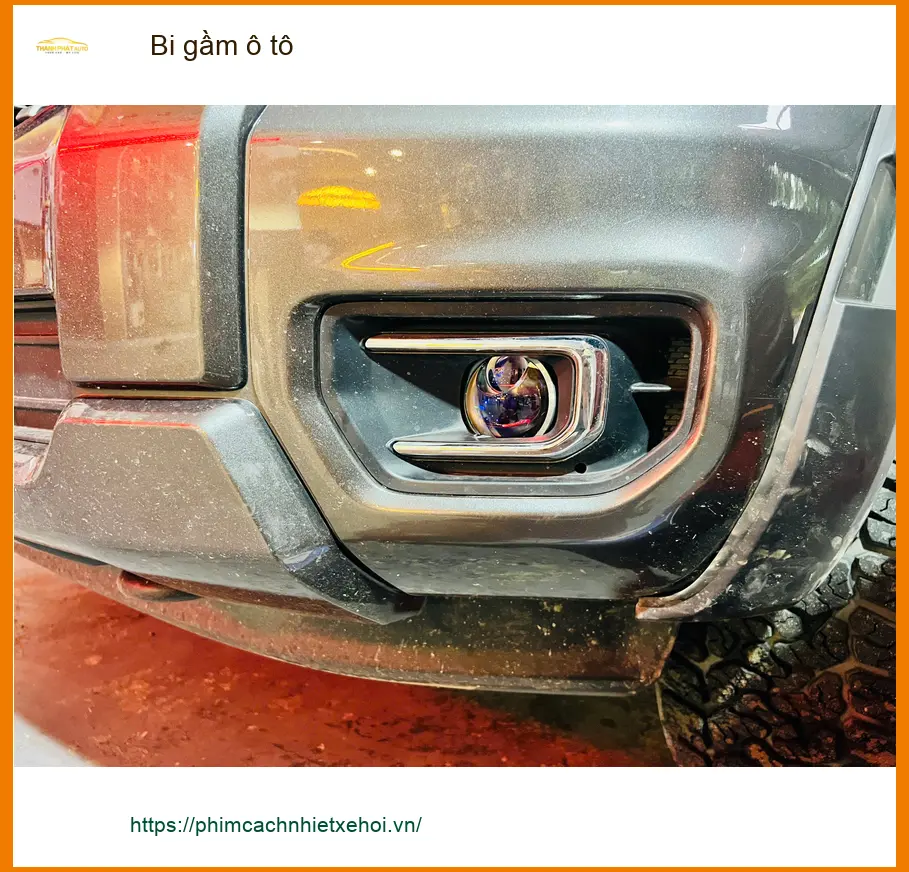 Chị Thảo độ bi gầm ô tô cho Hyundai Creta tại Quận 10 vì đèn zin không đủ sáng khi đi đêm