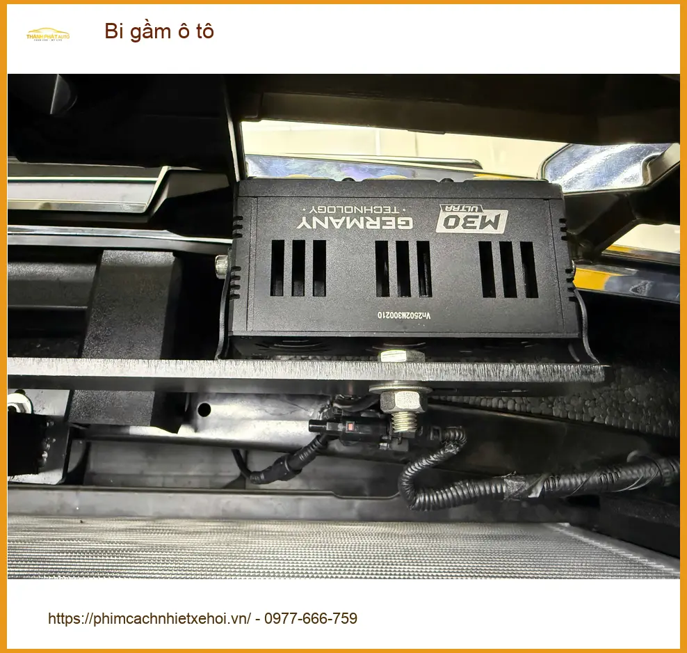 Chị Thư nâng cấp bi gầm ô tô cho Hyundai Santa Fe tại Quận 5 vì hay đi đường tối, sương mù.
