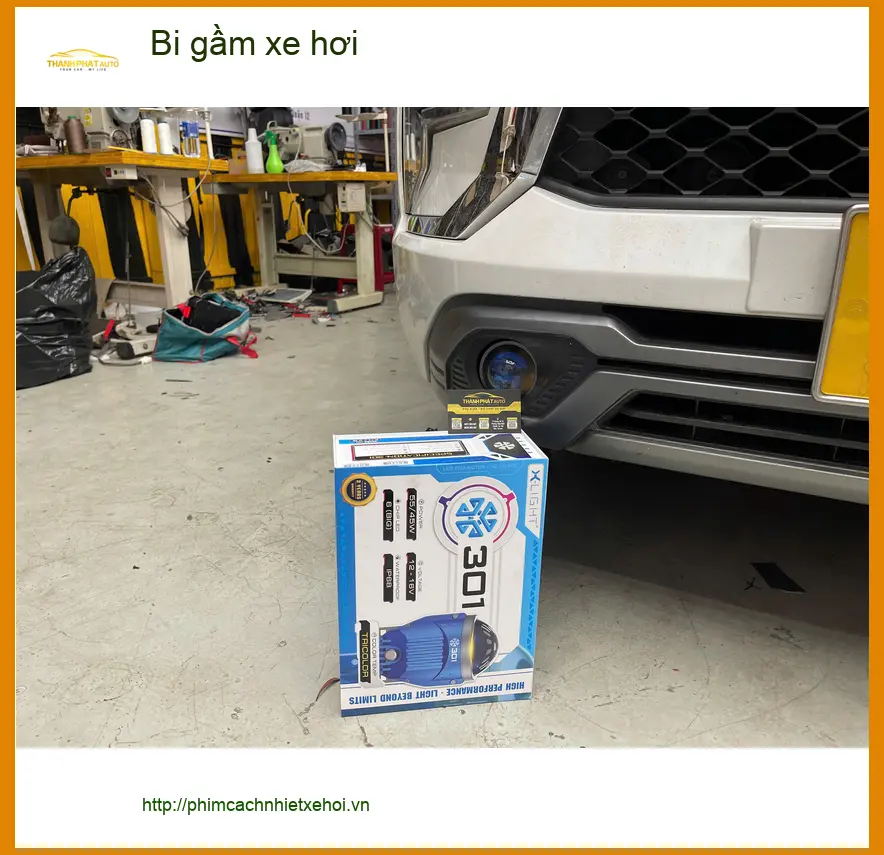 Anh Hoàng Long độ bi gầm xe hơi Hyundai Santa Fe tại Quận 12 vì đèn zin kém sáng ảnh thực tế 2