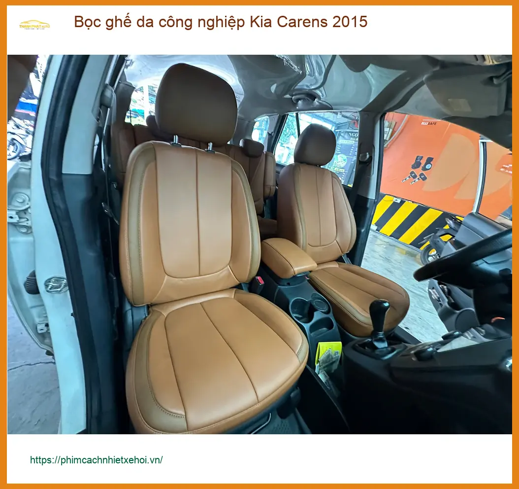 Anh Quang bọc ghế da công nghiệp Kia Carens 2015 tại Quận 2 để xe sang trọng hơn ảnh thực tế 3