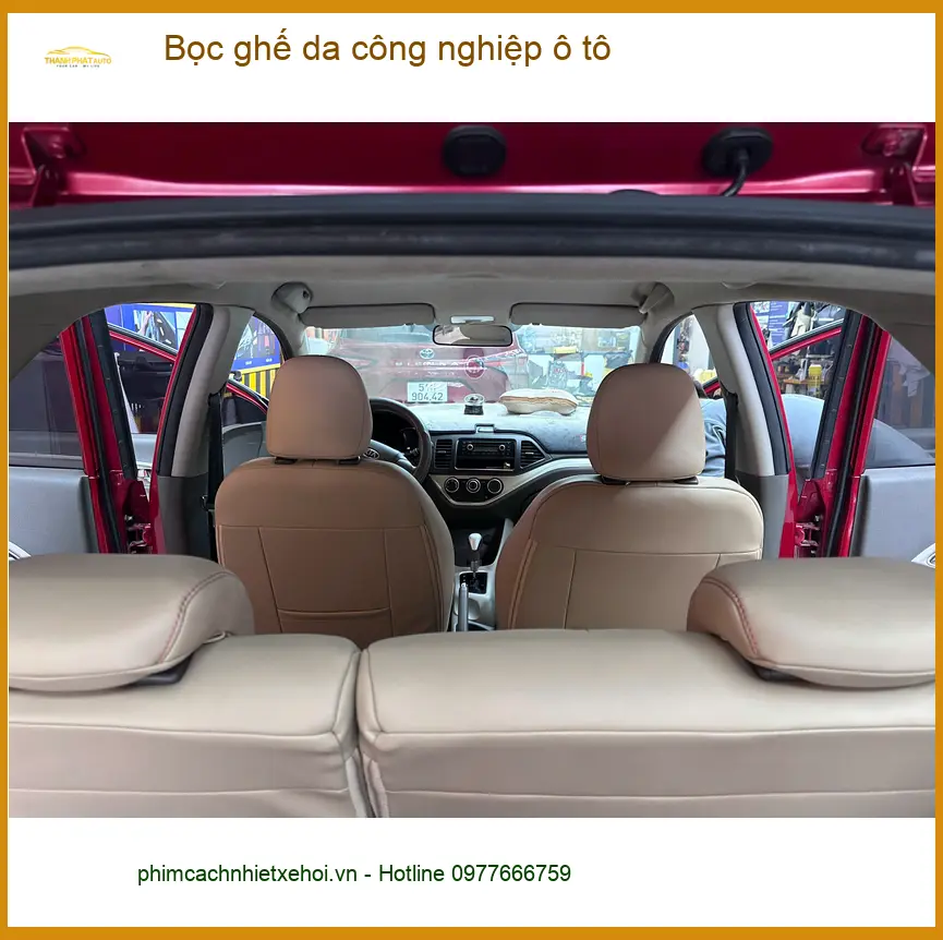 Chị Mai Hương bọc ghế da công nghiệp Hyundai Accent tại Quận 8 để nội thất xe mới đẹp ảnh thực tế 3
