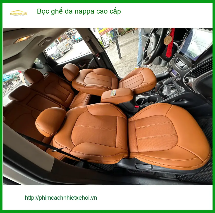 Chị Thảo bọc ghế da Nappa cao cấp VinFast Lux A2.0 tại Bình Chánh ảnh thực tế 2