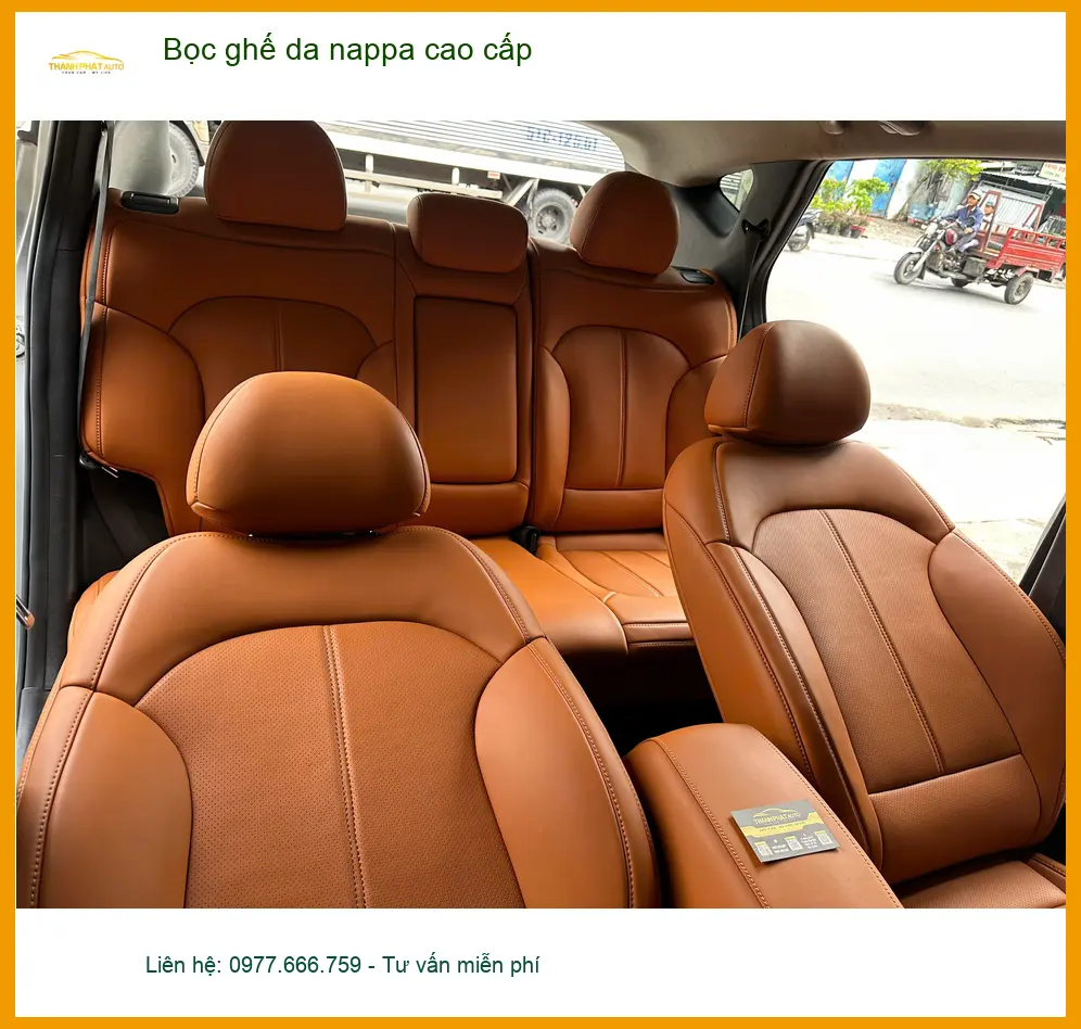 Chị Thảo bọc ghế da Nappa Ford Everest Quận 4, nội thất sang trọng hơn ảnh thực tế 3