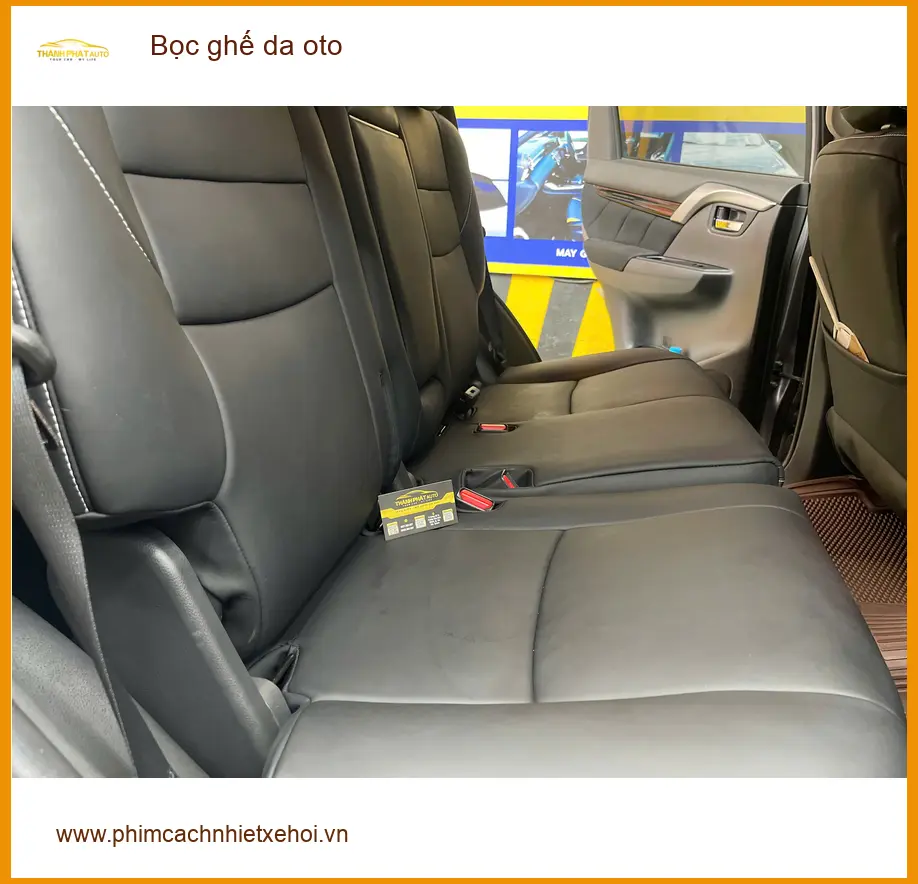 Chị Thảo bọc ghế da ô tô Kia Carnival ở Quận 10 vì ghế cũ xuống cấp ảnh thực tế 5