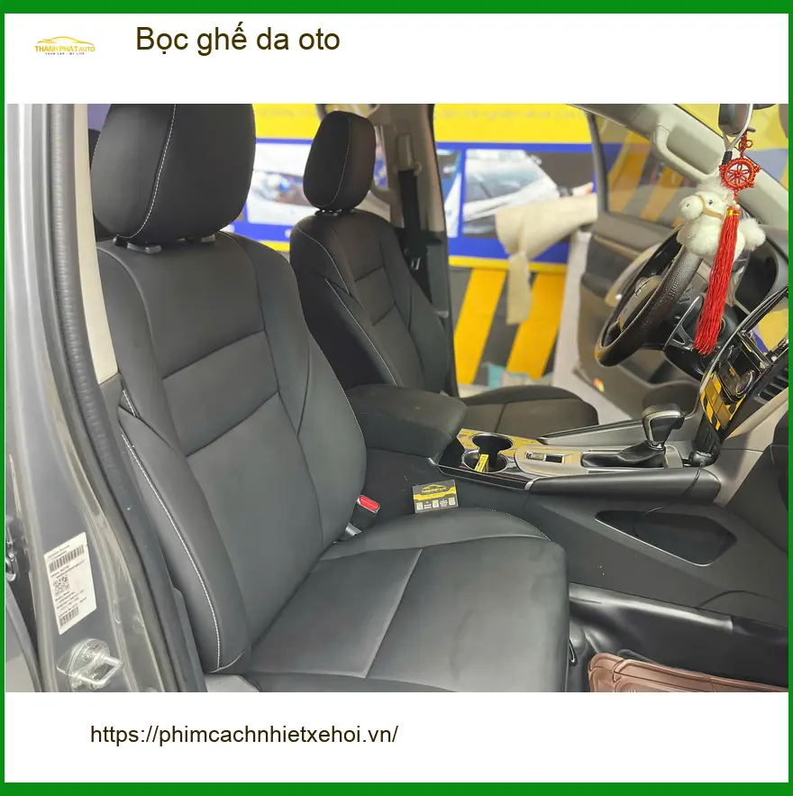 Chị Phương bọc ghế da oto Hyundai Accent tại Quận Thủ Đức để nội thất xe thêm phần đẳng cấp
