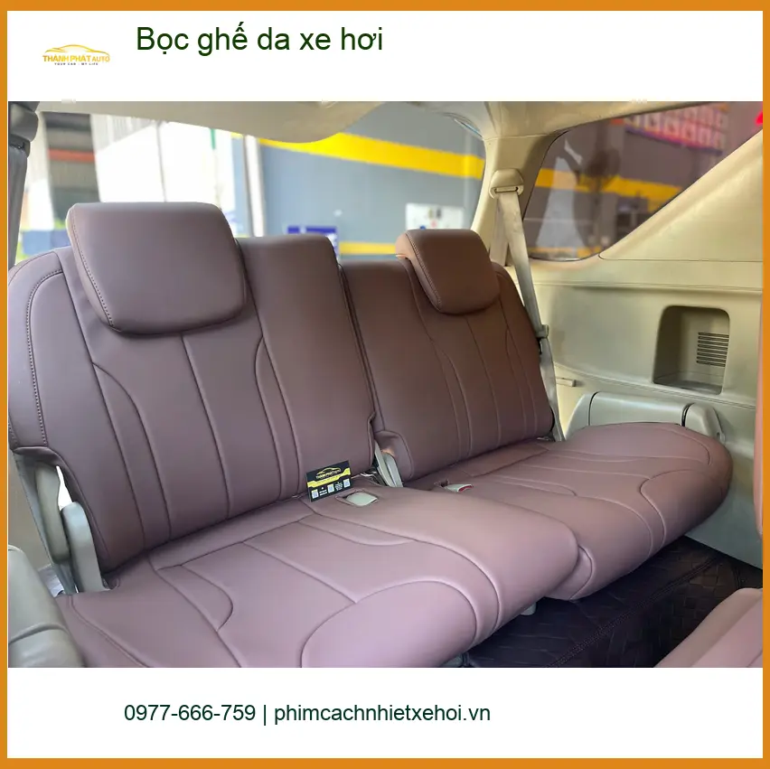 Chị Lan Anh bọc ghế da Kia Carnival tại Quận Thủ Đức để xe sạch sẽ và tiện vệ sinh hơn ảnh thực tế 3