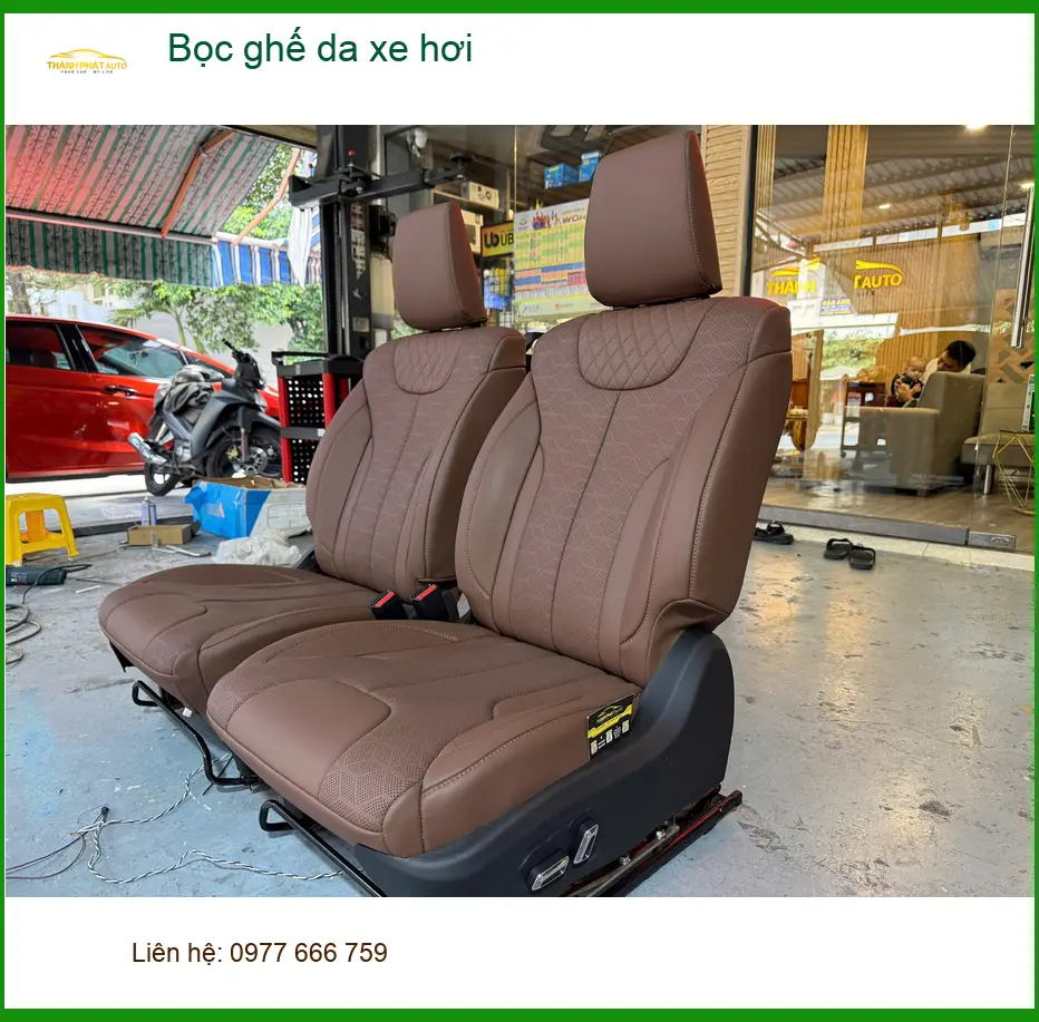 Anh Duy bọc ghế da Hyundai Accent tại Quận 3 để nâng cấp nội thất. ảnh thực tế 3