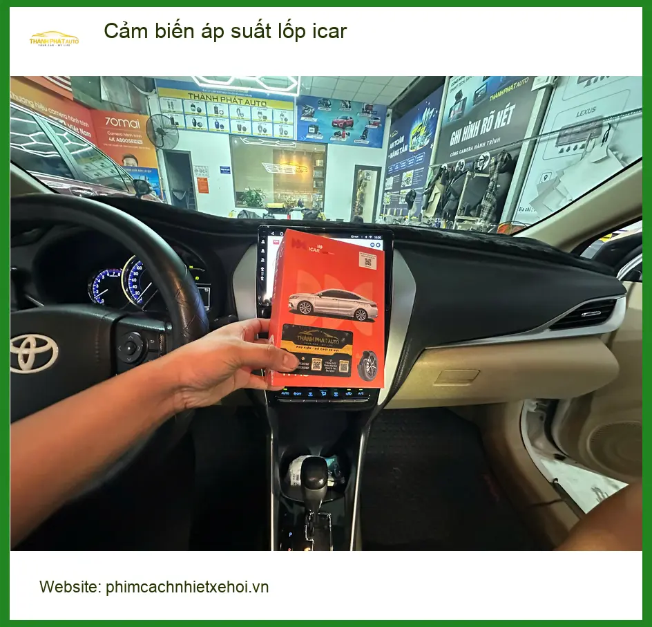 Chị Thảo lắp Cảm biến áp suất lốp Icar cho Hyundai Santa Fe tại Quận 5 ảnh thực tế 3