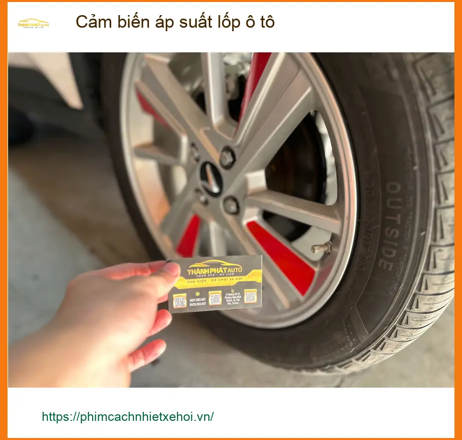 Anh Quân lắp cảm biến áp suất lốp cho Kia K3 tại Quận 4 để lái xe an toàn hơn