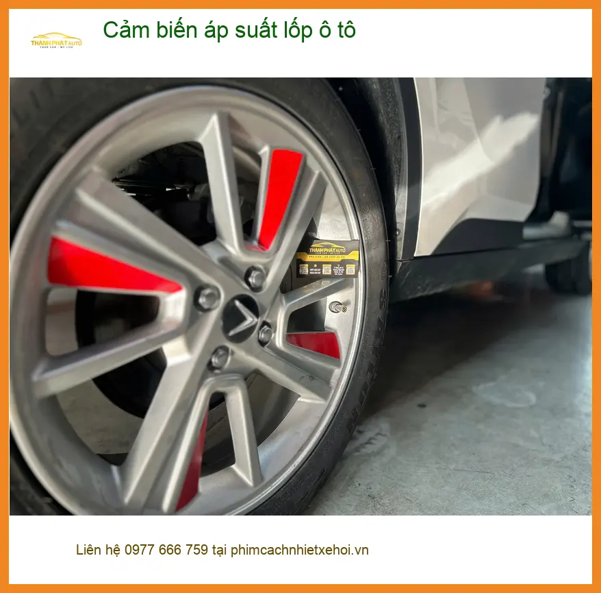 Chị Mai lắp cảm biến áp suất lốp cho Ford Fiesta tại Quận 7 an toàn hơn ảnh thực tế 2