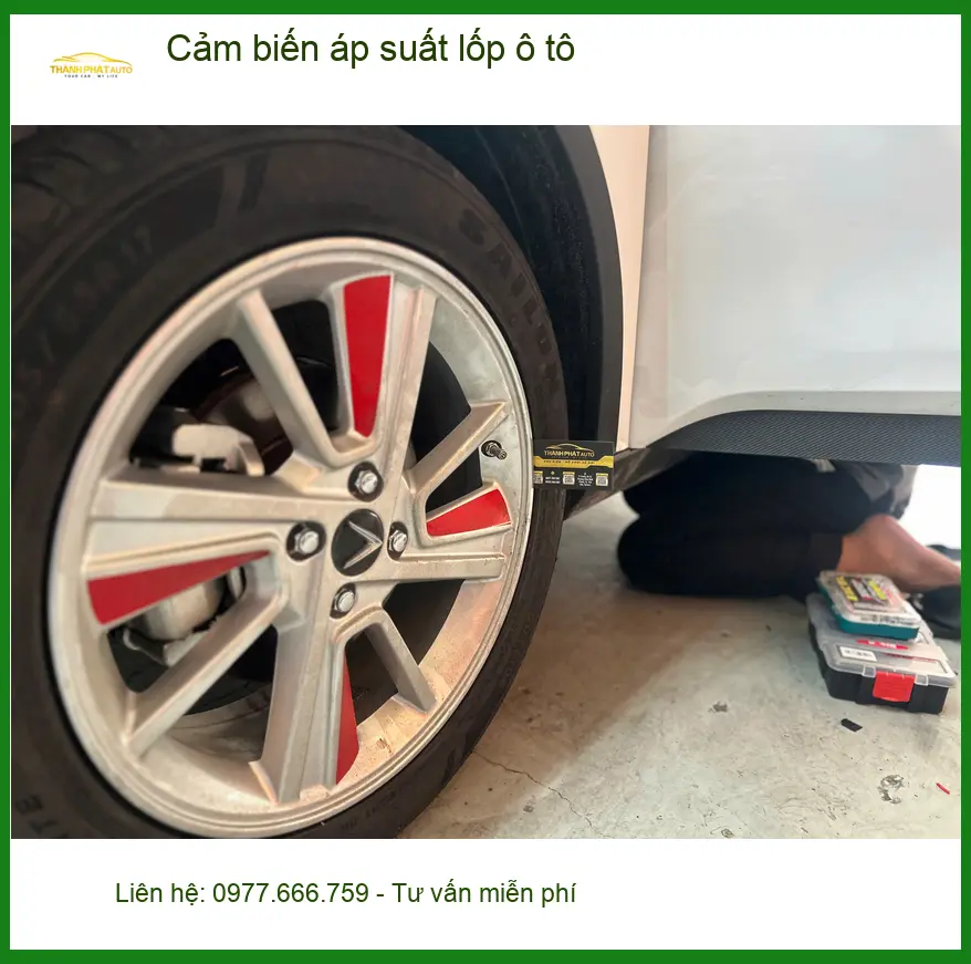 Chị Mai lắp cảm biến áp suất lốp cho Ford Fiesta tại Quận 7 an toàn hơn ảnh thực tế 3