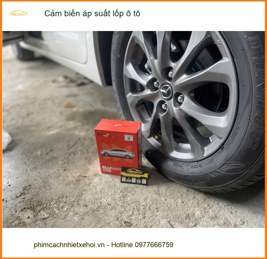 Anh Khang lắp cảm biến áp suất lốp Hyundai Santa Fe tại Quận Bình Tân ảnh thực tế 4