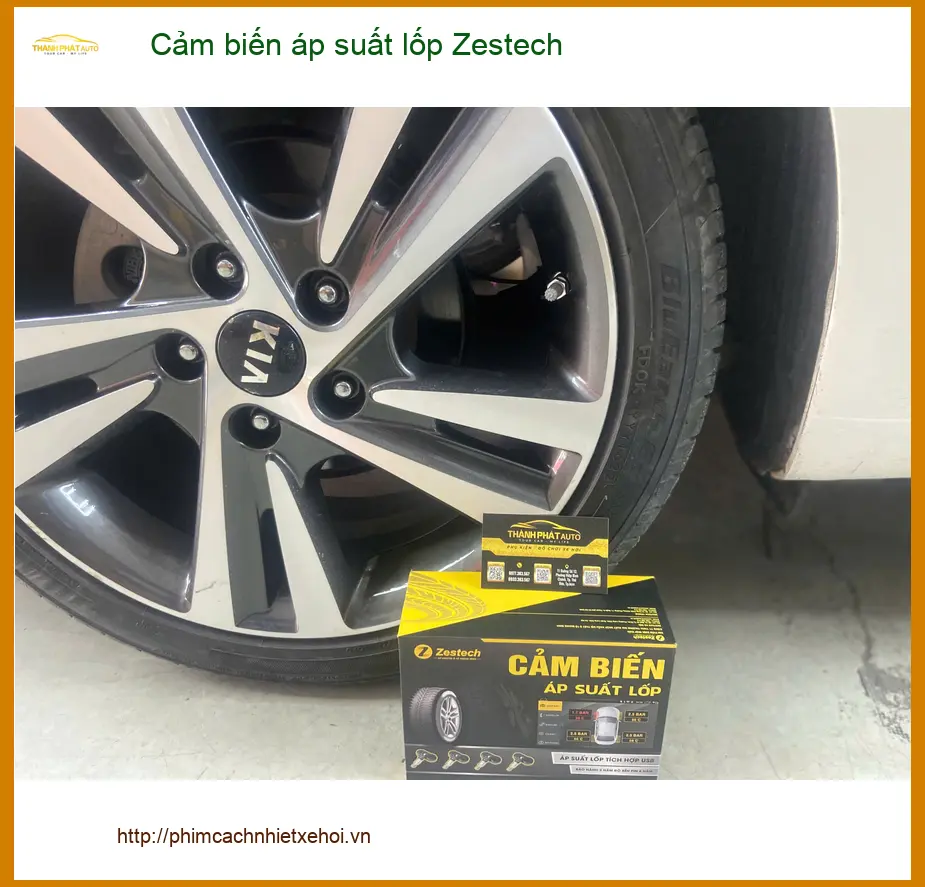 Anh Kiên lắp cảm biến áp suất lốp Zestech cho Kia Sorento tại Quận 2. ảnh thực tế 3