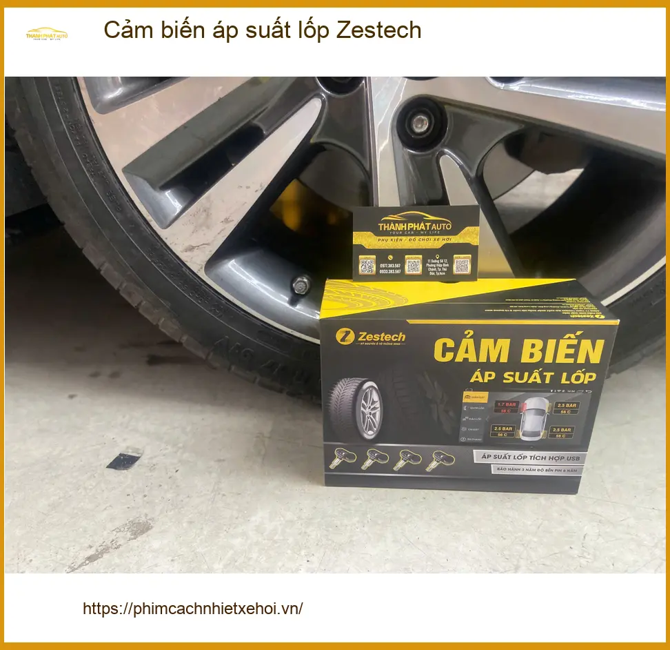 Chú Minh lắp cảm biến áp suất lốp Zestech cho Hyundai Accent tại Quận 6