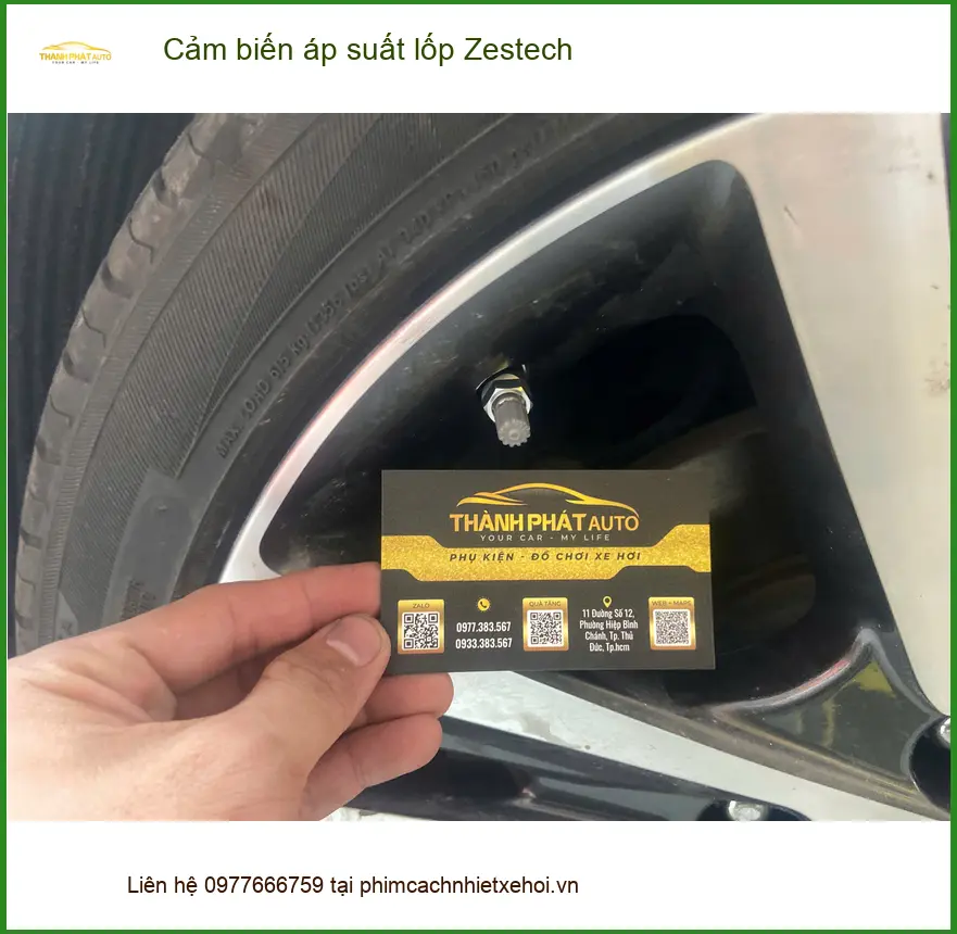 Anh Kiên lắp cảm biến áp suất lốp Zestech cho Hyundai Creta tại Quận 11