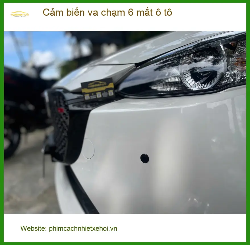 Anh Khang lắp cảm biến va chạm 6 mắt ô tô cho Hyundai Accent tại Quận 3 để lùi xe an toàn hơn ảnh thực tế 4