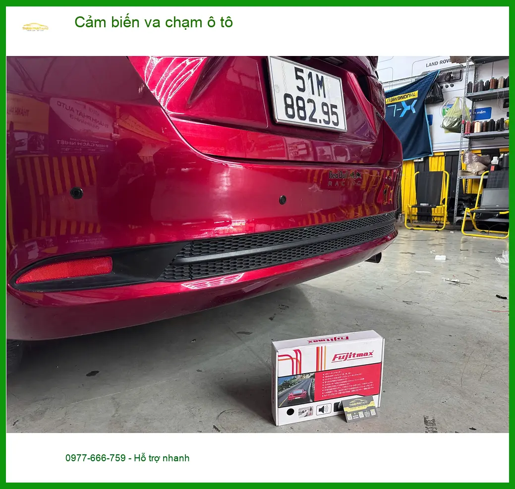 Anh Nam lắp cảm biến va chạm ô tô cho Hyundai Santa Fe ở Quận 12 cho xe dễ đỗ.