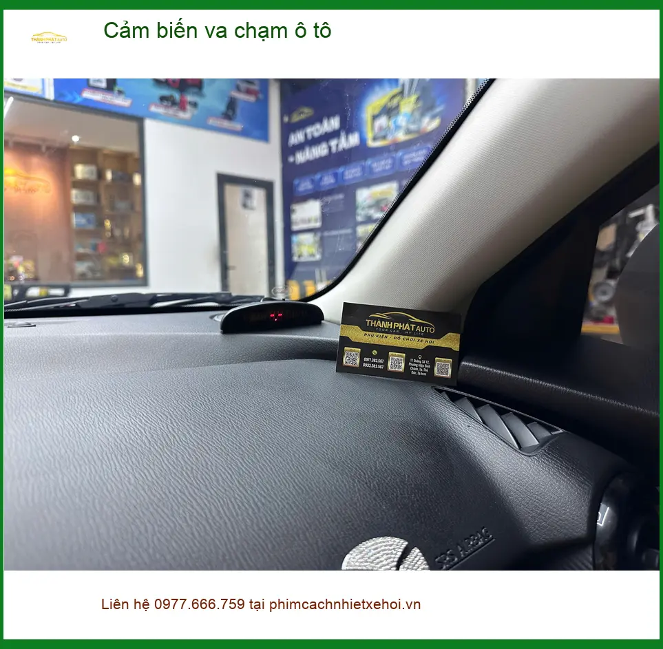 Anh Nam lắp cảm biến va chạm ô tô cho Hyundai Santa Fe ở Quận 12 cho xe dễ đỗ. ảnh thực tế 3