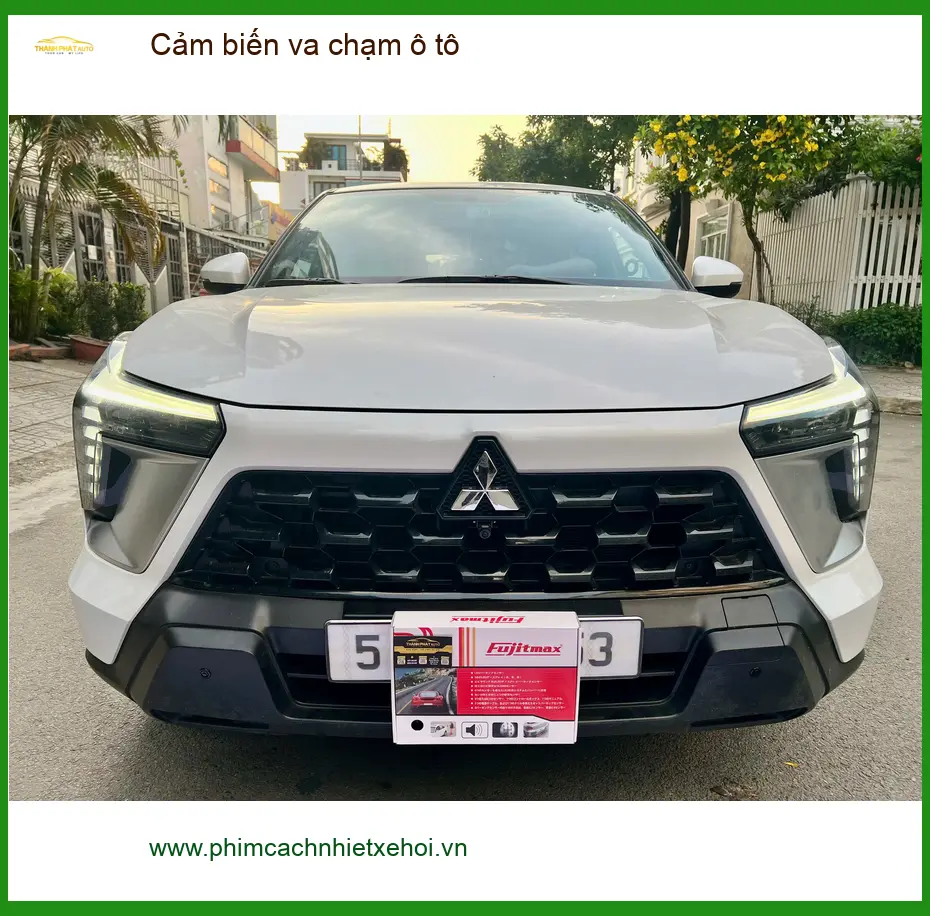 Chị Thảo lắp cảm biến va chạm ô tô cho Hyundai Accent tại Quận 12 an tâm hơn khi đỗ xe