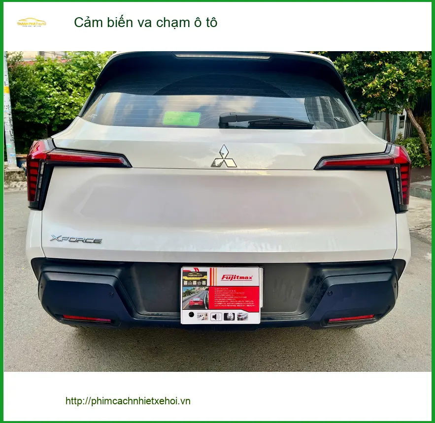 Chị Thảo lắp cảm biến va chạm ô tô cho Hyundai Accent tại Quận 12 an tâm hơn khi đỗ xe ảnh thực tế 3