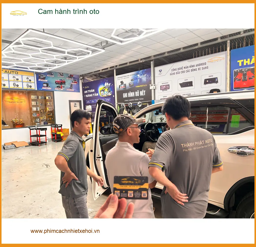 Chú Minh lắp cam hành trình oto cho Honda CRV để an tâm hơn khi đi lại tại Hóc Môn ảnh thực tế 3