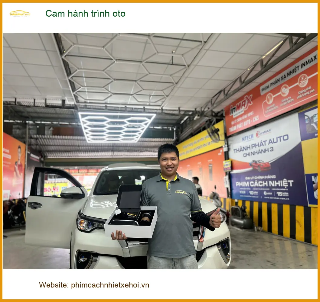 Anh Đạt lắp cam hành trình oto cho Kia K3 tại Quận 4 sau sự cố va chạm ảnh thực tế 4