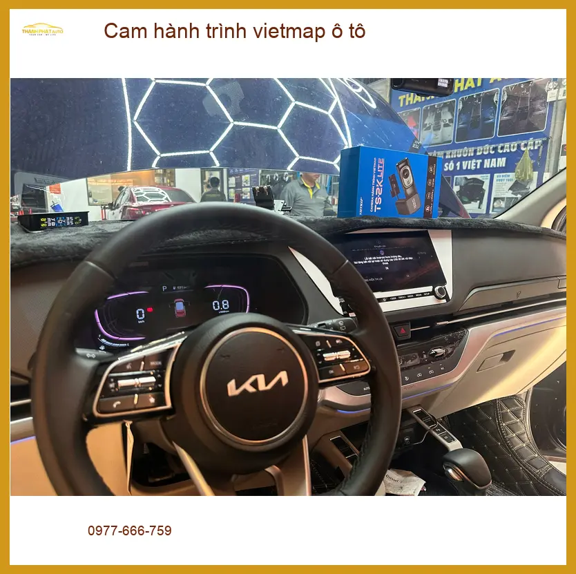 Chị Thảo lắp cam hành trình Vietmap cho Honda CRV ở Quận 2 vì cần bằng chứng