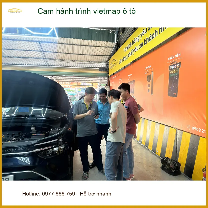 Anh Khải lắp cam hành trình Vietmap ô tô cho Hyundai Creta tại Quận Phú Nhuận ảnh thực tế 3
