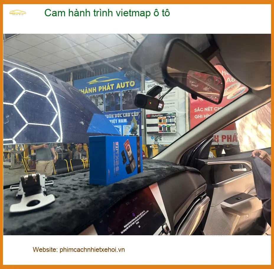 Anh Khải lắp cam hành trình Vietmap ô tô cho Hyundai Creta tại Quận Phú Nhuận ảnh thực tế 4