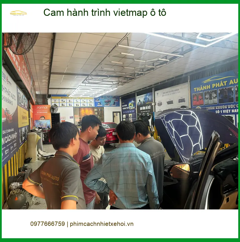 Chị Lan Anh lắp Cam hành trình Vietmap cho Toyota Camry ở Gò Vấp ghi hình rõ nét