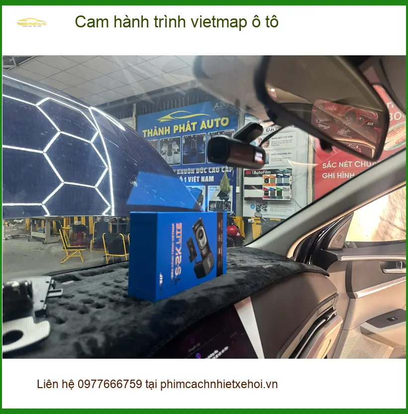 Chị Lan Anh lắp Cam hành trình Vietmap cho Toyota Camry ở Gò Vấp ghi hình rõ nét ảnh thực tế 5