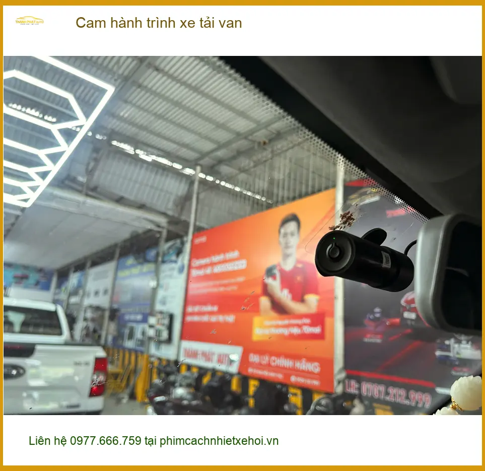 Anh Minh lắp cam hành trình Hyundai Solati Van tại Quận Tân Bình để an tâm giao hàng ảnh thực tế 4
