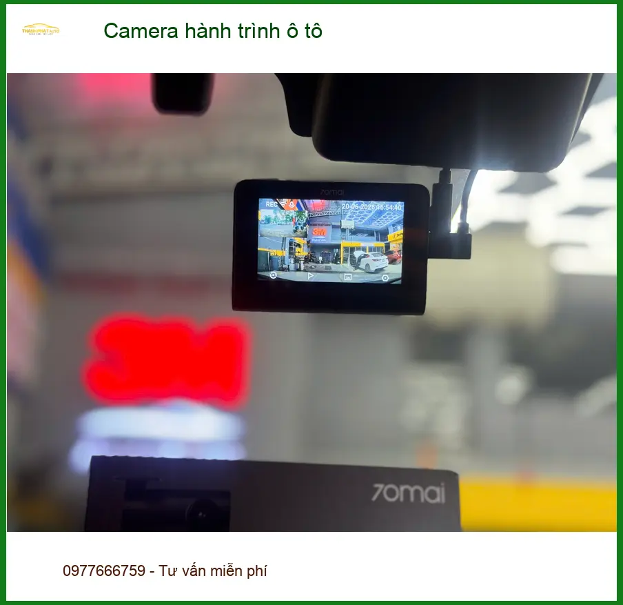 Anh Minh lắp Camera hành trình ô tô Hyundai Santa Fe tại Quận Huyện Nhà Bè ảnh thực tế 2